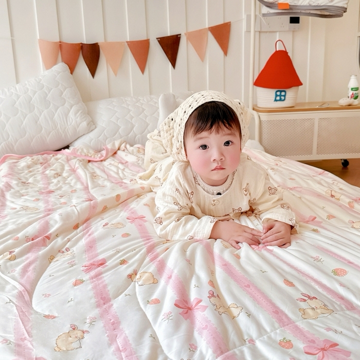 91家纺网 家纺一手货源 找家纺 兜米  2025夏季A类针织棉夏凉被小清新卡通双面针织棉空调被子被芯 蝴蝶结兔兔