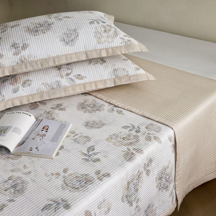 91家纺网 家纺一手货源 找家纺 黛舒家居2025新款天丝水洗印花夏被床盖三件套 蔓咖