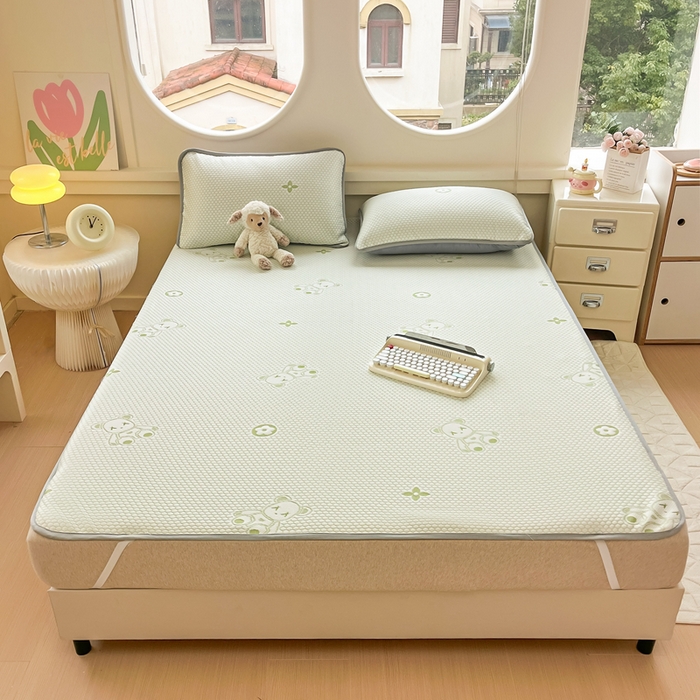 91家纺网 家纺一手货源 找家纺 芙绣 2025新款凉感丝提花学生凉席三件套 别动我小熊