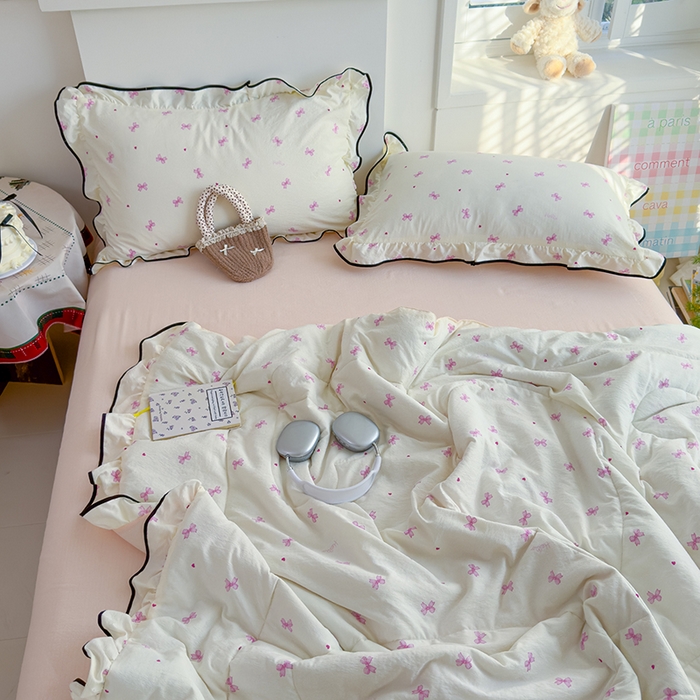 91家纺网 家纺一手货源 找家纺 慕尚 2025新款云感棉花边夏凉被空调被 粉蝴蝶结