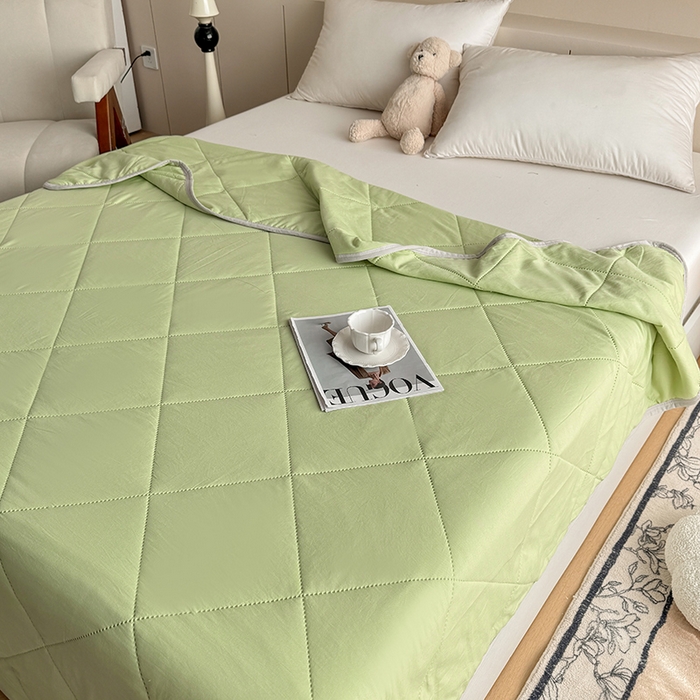 91家纺网 家纺一手货源 找家纺 薇玛仕 2025新款外贸款纯色亲肤磨毛超声波空调被 青草绿