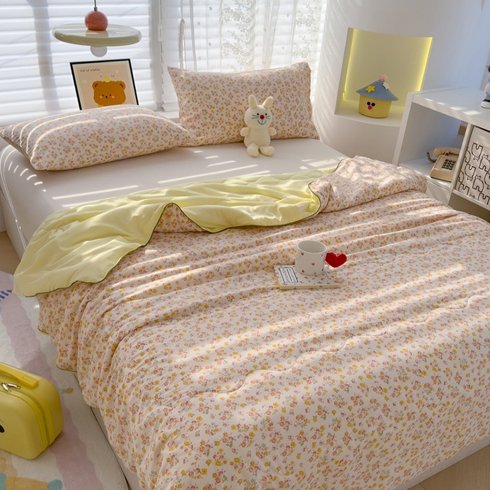 91家纺网 家纺一手货源 找家纺 美派工厂店2025新款水洗邹邹纱夏被 久期诗朵-黄