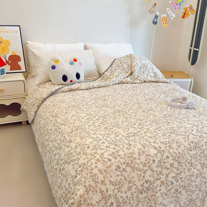 91家纺网 家纺一手货源 找家纺 兜米  2025夏季A类针织棉夏凉被小清新卡通双面针织棉空调被子被芯 花曦