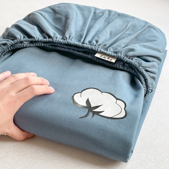 91家纺网 家纺一手货源 找家纺 布卢姆床垫 2025新款全棉烫画全棉老粗布床笠 棉朵-藏蓝