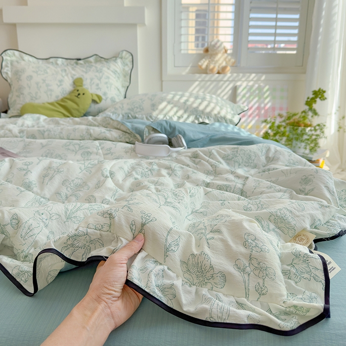 91家纺网 家纺一手货源 找家纺 慕尚 2025新款云感棉花边夏凉被空调被 花遇兔