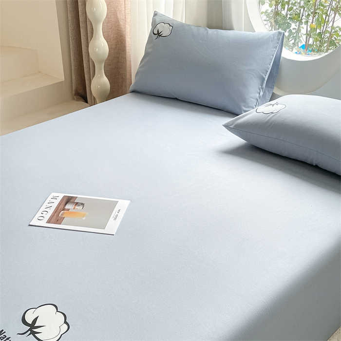 91家纺网 家纺一手货源 找家纺 布卢姆床垫 2025新款全棉纯棉烫画全棉老粗布床单凉席 棉朵-蓝灰