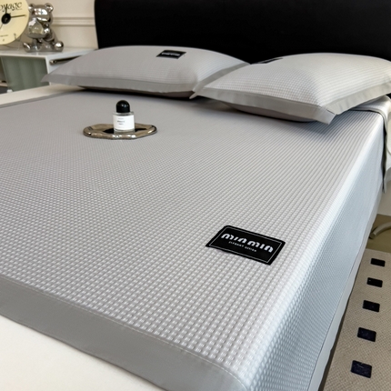 91家纺网 家纺一手货源 找家纺 （总）丝羽坊 2025新款立体冰豆豆纯色软凉席-平铺款