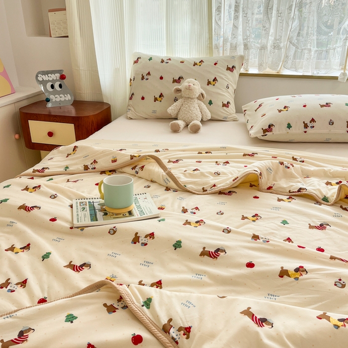 91家纺网 家纺一手货源 找家纺 葡萄家 2025新款A类母婴级大豆纤维牛奶丝针织棉夏凉被空调被-系列二 腊肠甜心