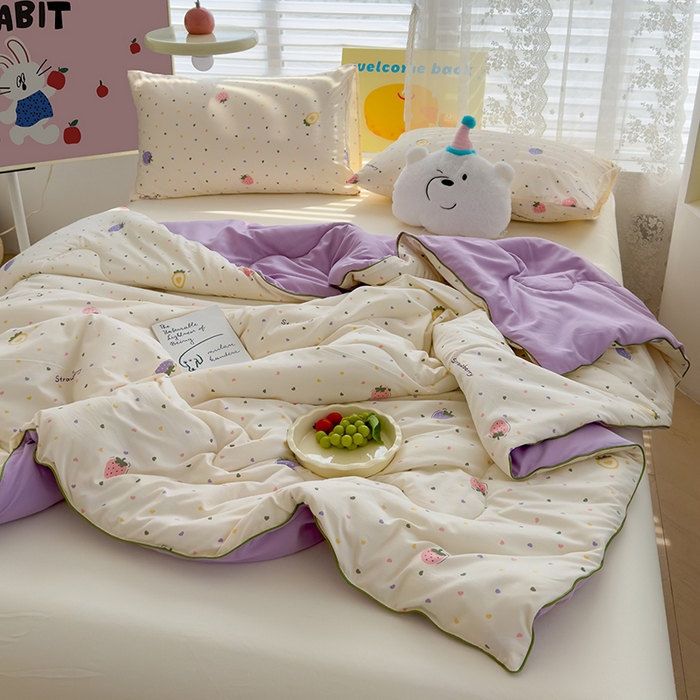 91家纺网 家纺一手货源 找家纺 美派工厂店2025新款水洗邹邹纱夏被 草莓小甜心