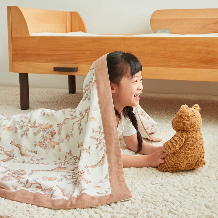 91家纺网 家纺一手货源 找家纺 嗨生活 2025年新品天竹系列A类竹纤维四层纱儿童盖毯 幼儿园夏被夏凉被空调被 林间乐园