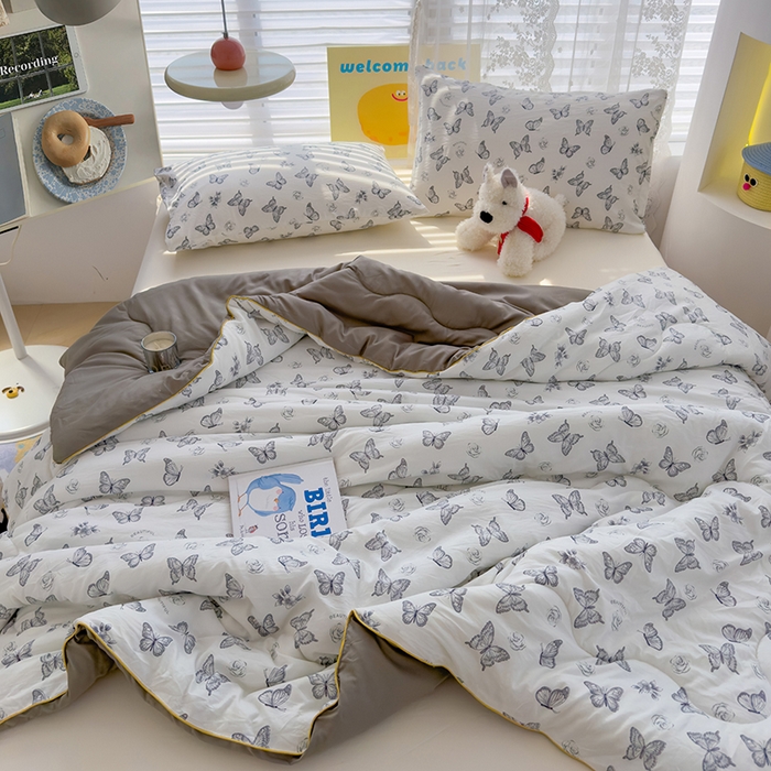 91家纺网 家纺一手货源 找家纺 美派工厂店2025新款水洗邹邹纱夏被 梦幻蝴蝶