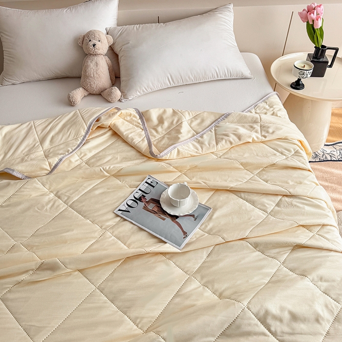 91家纺网 家纺一手货源 找家纺 薇玛仕 2025新款外贸款纯色亲肤磨毛超声波空调被 暖心黄