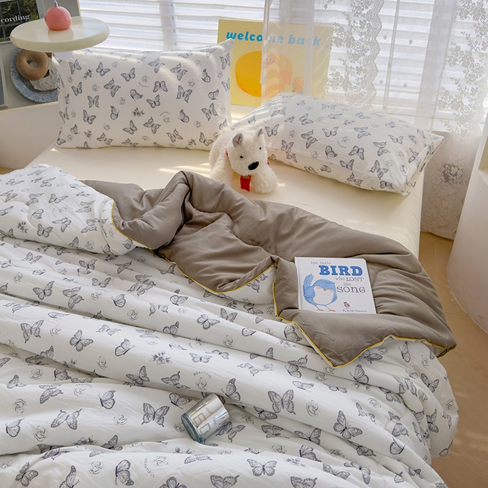 91家纺网 家纺一手货源 找家纺 美派工厂店2025新款水洗邹邹纱夏被 梦幻蝴蝶