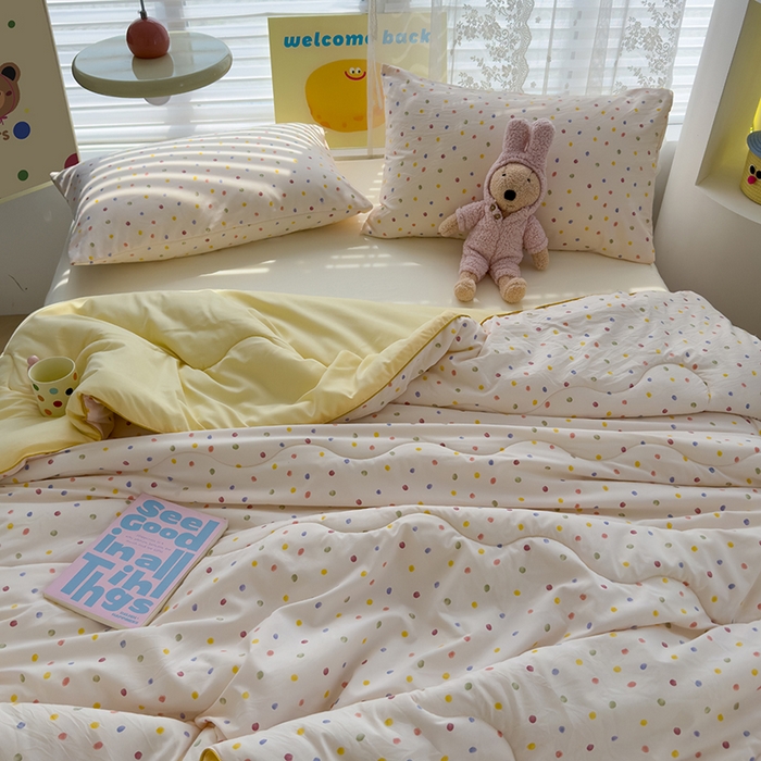 91家纺网 家纺一手货源 找家纺 美派工厂店2025新款水洗邹邹纱夏被 小波点