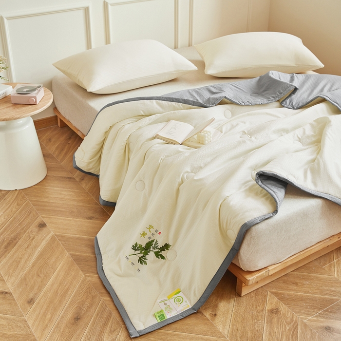 91家纺网 家纺一手货源 找家纺 欧雅搁家纺 2025新款纯色艾草驱蚊夏凉被 奶油黄