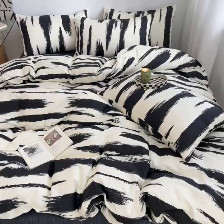 91家纺网 家纺一手货源 找家纺 吉象2025新款全棉印花北欧极简四件套系列 文艺黑