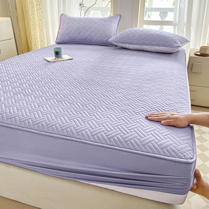 91家纺网 家纺一手货源 找家纺 卡伦家纺 2025新款水洗棉磨毛防水夹棉床笠 斜纹-烟熏紫