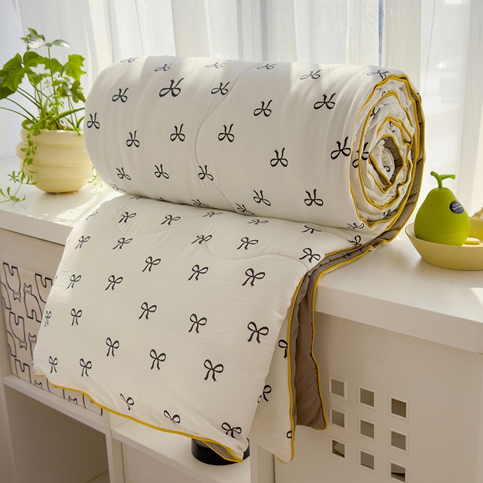 91家纺网 家纺一手货源 找家纺 美派工厂店2025新款水洗邹邹纱夏被 慢生活