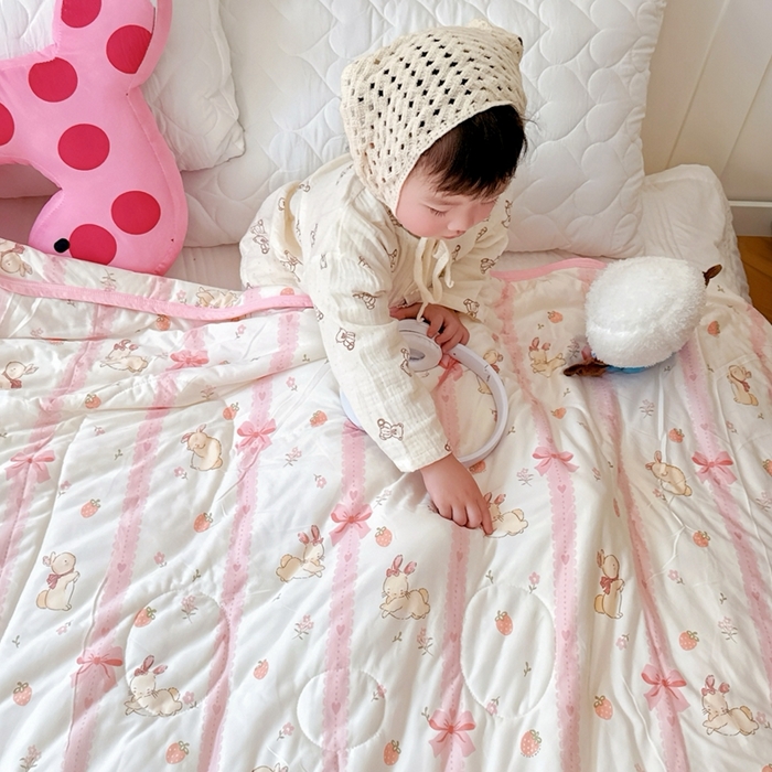 91家纺网 家纺一手货源 找家纺 兜米  2025夏季A类针织棉夏凉被小清新卡通双面针织棉空调被子被芯 蝴蝶结兔兔