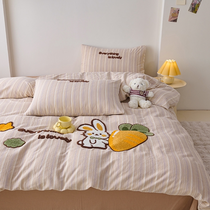 91家纺网 家纺一手货源 找家纺 爱思佳2025新款全棉双层纱毛巾绣系列四件套 萝卜兔