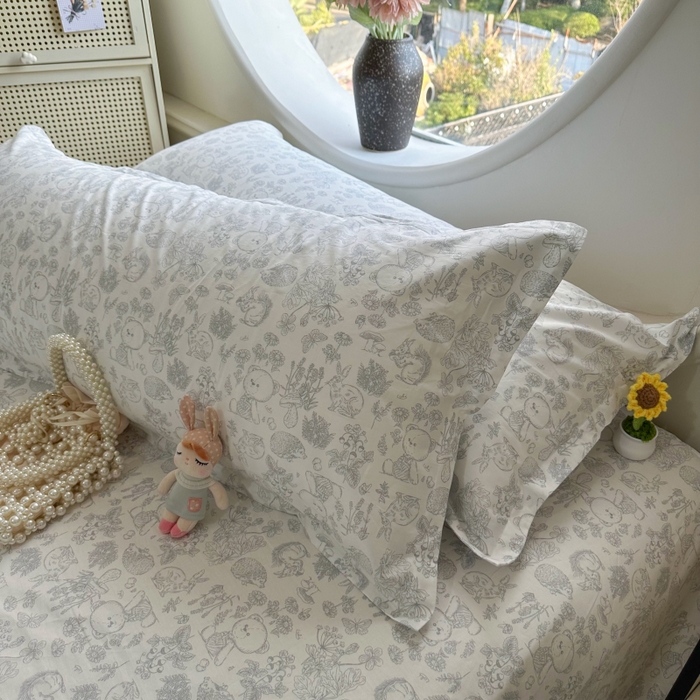 91家纺网 家纺一手货源 找家纺 百寐 2025新款13372全棉纯棉印花双人枕套+同款床单 布朗熊