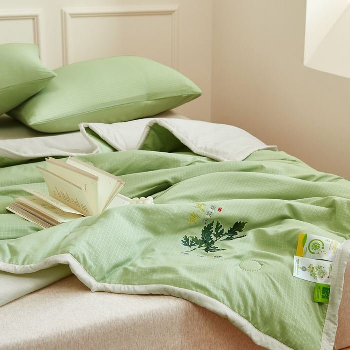 91家纺网 家纺一手货源 找家纺 欧雅搁家纺 2025新款纯色艾草驱蚊夏凉被 果绿色