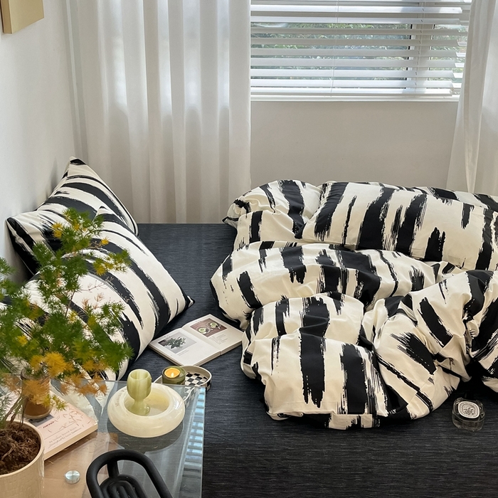 91家纺网 家纺一手货源 找家纺 吉象2025新款全棉印花北欧极简四件套系列 文艺黑