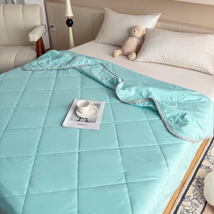 91家纺网 家纺一手货源 找家纺 薇玛仕 2025新款外贸款纯色亲肤磨毛超声波空调被 天空蓝