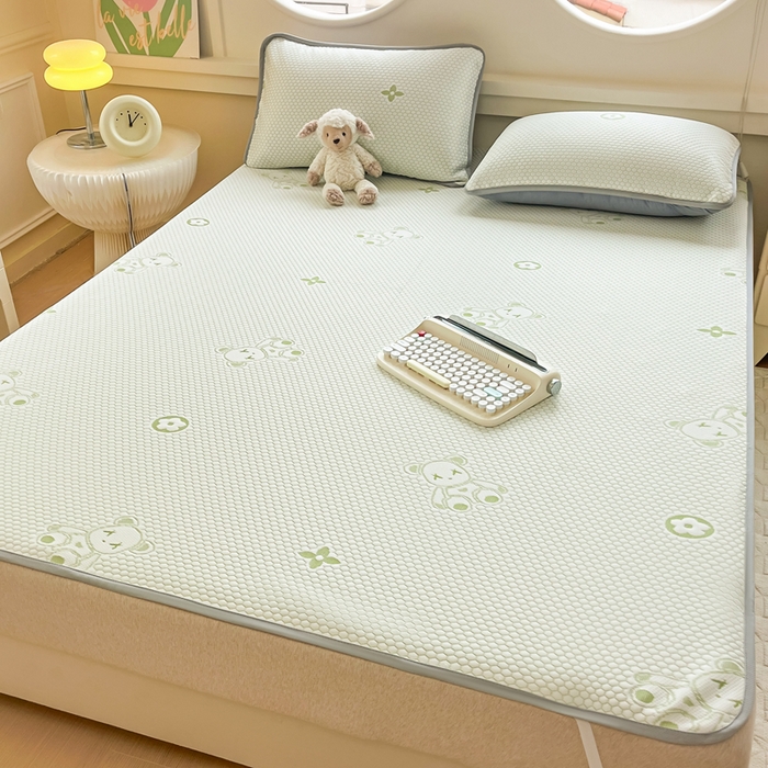 91家纺网 家纺一手货源 找家纺 芙绣 2025新款凉感丝提花学生凉席三件套 别动我小熊