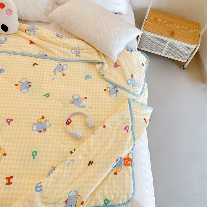 91家纺网 家纺一手货源 找家纺 兜米  2025夏季A类针织棉夏凉被小清新卡通双面针织棉空调被子被芯 字母小象