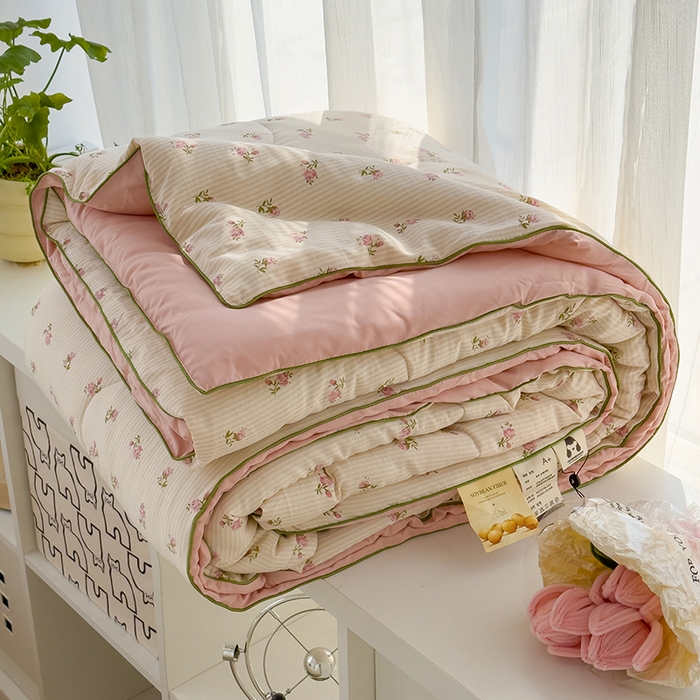 91家纺网 家纺一手货源 找家纺 美派工厂店2025新款水洗邹邹纱夏被 繁花