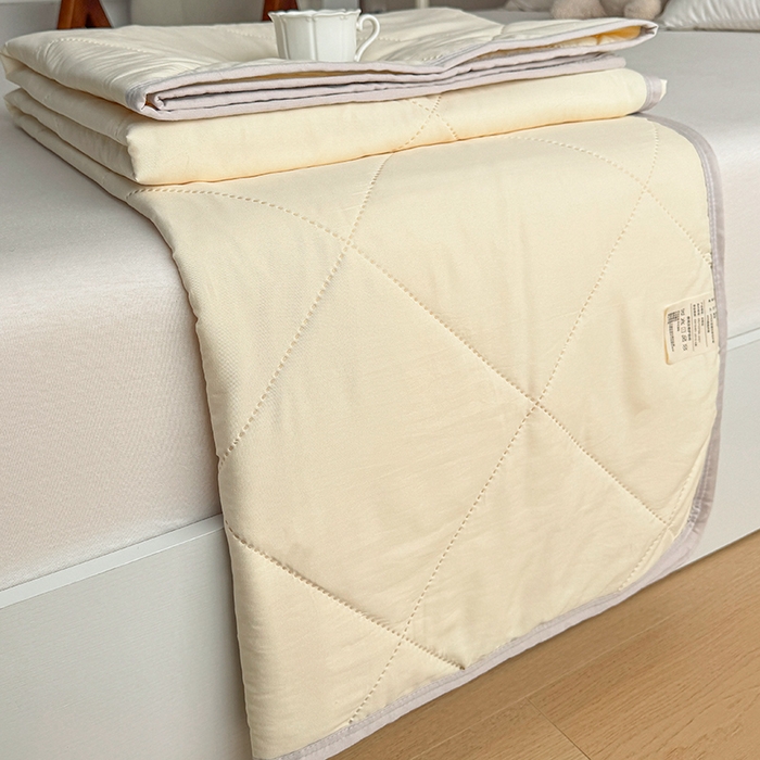 91家纺网 家纺一手货源 找家纺 薇玛仕 2025新款外贸款纯色亲肤磨毛超声波空调被 暖心黄