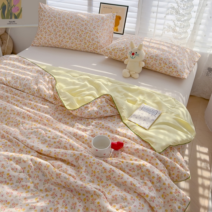 91家纺网 家纺一手货源 找家纺 美派工厂店2025新款水洗邹邹纱夏被 久期诗朵-黄