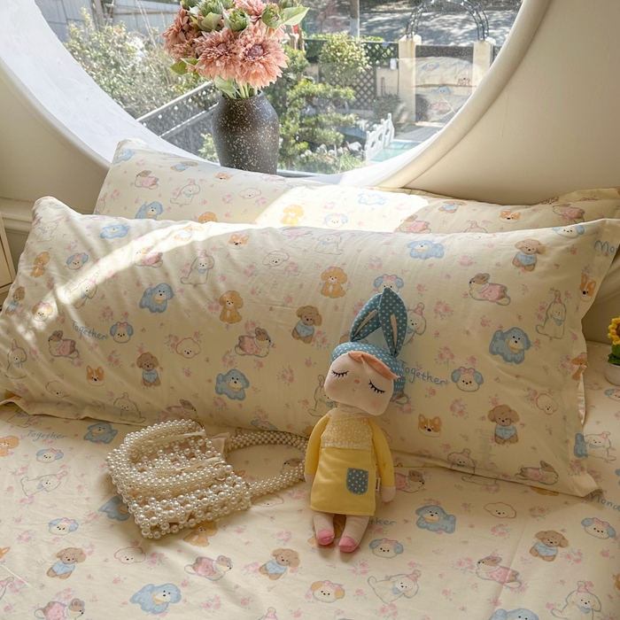 91家纺网 家纺一手货源 找家纺 百寐 2025新款13372全棉纯棉印花双人枕套+同款床单 泡芙狗