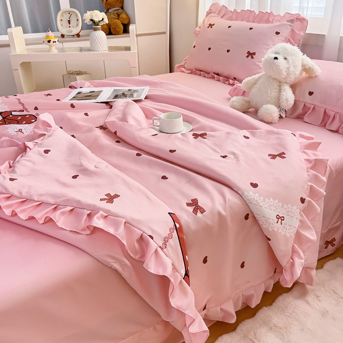 91家纺网 家纺一手货源 找家纺 找底底家纺 2025新款60S水洗天丝夏被夏凉被空调被床裙四件套 爱心蝴蝶结