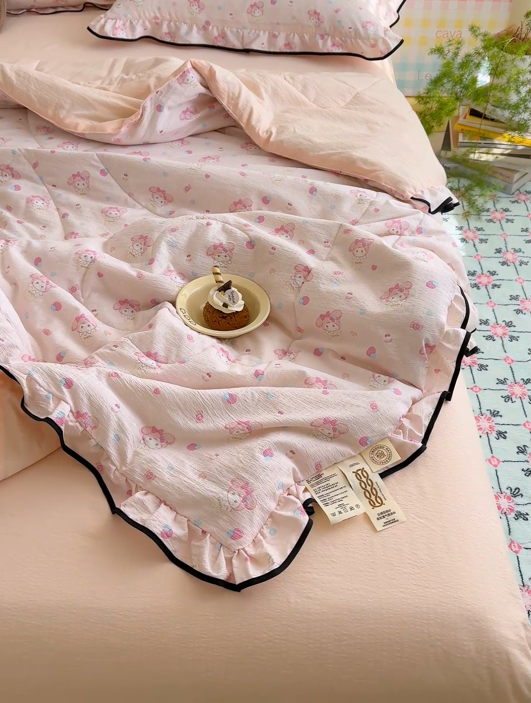 91家纺网 家纺一手货源 找家纺 慕尚 2025新款云感棉花边夏凉被空调被 草莓美乐蒂