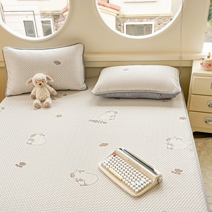 91家纺网 家纺一手货源 找家纺 芙绣 2025新款凉感丝提花学生凉席三件套 嘟嘟