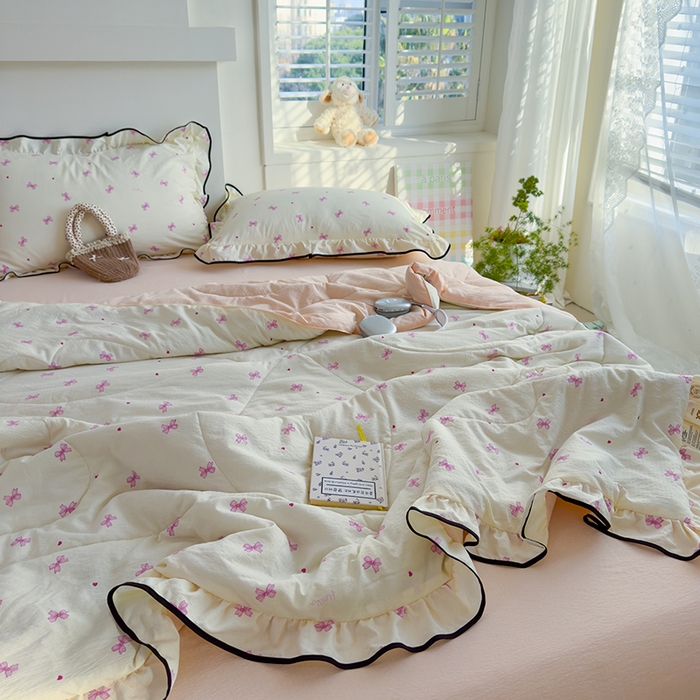 91家纺网 家纺一手货源 找家纺 慕尚 2025新款云感棉花边夏凉被空调被 粉蝴蝶结