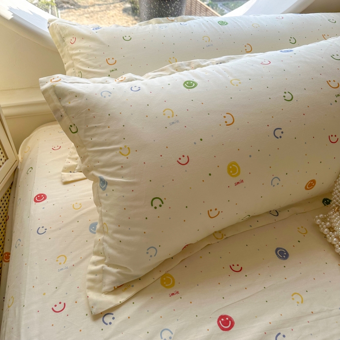 91家纺网 家纺一手货源 找家纺 百寐 2025新款13372全棉纯棉印花双人枕套+同款床单 多彩笑脸