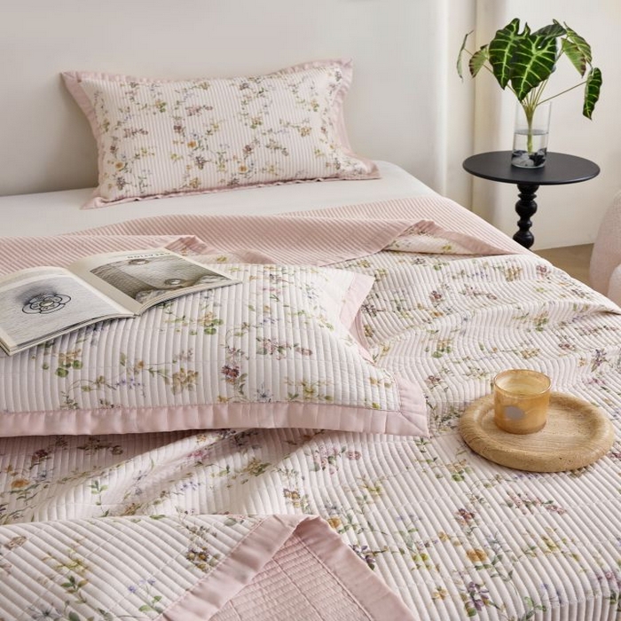 91家纺网 家纺一手货源 找家纺 黛舒家居2025新款天丝水洗印花夏被床盖三件套 小雨录