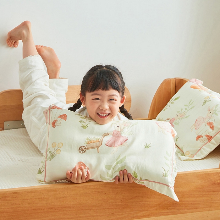 91家纺网 家纺一手货源 找家纺 嗨生活 2025年新品天竹系列A类竹纤维四层纱儿童盖毯 幼儿园夏被夏凉被空调被 田野兔子