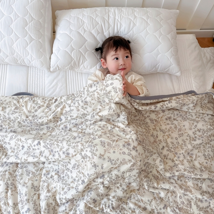 91家纺网 家纺一手货源 找家纺 兜米  2025夏季A类针织棉夏凉被小清新卡通双面针织棉空调被子被芯 花曦