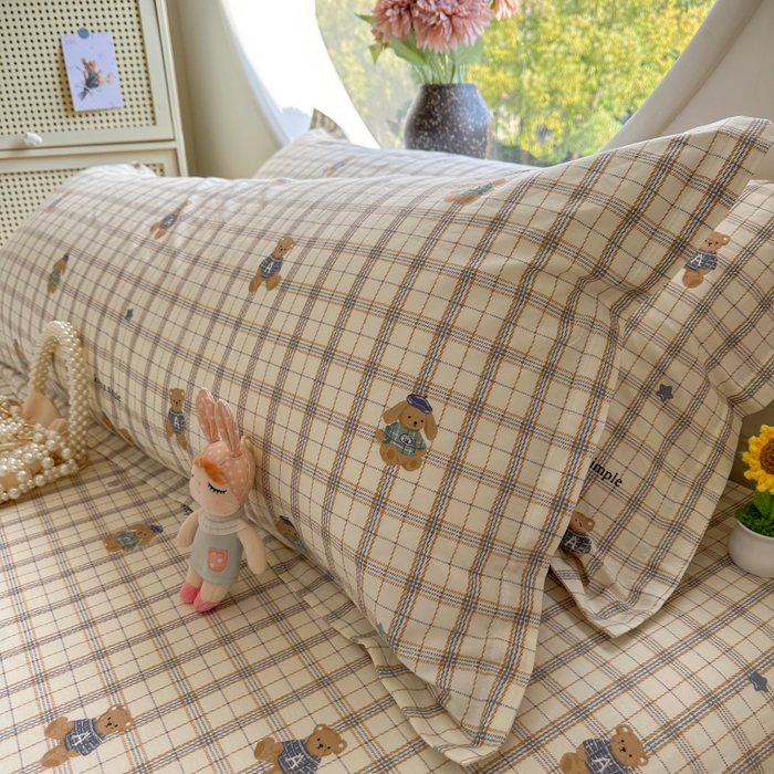 91家纺网 家纺一手货源 找家纺 百寐 2025新款13372全棉纯棉印花双人枕套+同款床单 格子熊
