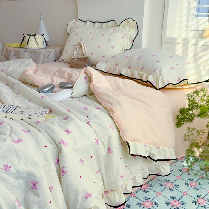 91家纺网 家纺一手货源 找家纺 慕尚 2025新款云感棉花边夏凉被空调被 粉蝴蝶结