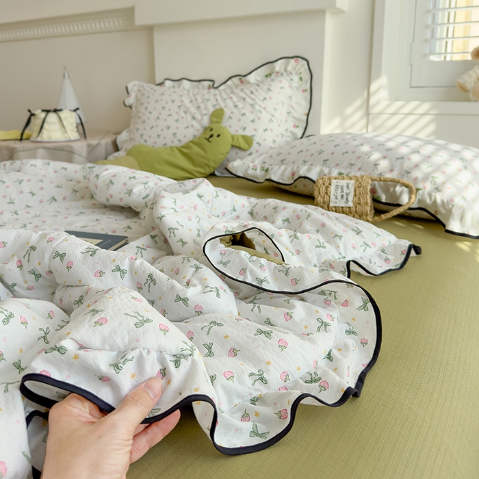 91家纺网 家纺一手货源 找家纺 慕尚 2025新款云感棉花边夏凉被空调被 草莓园