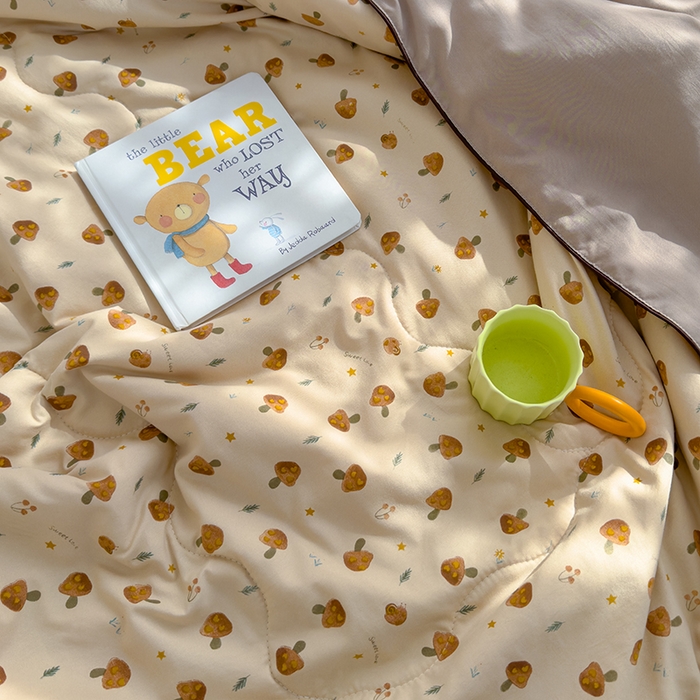 91家纺网 家纺一手货源 找家纺 美派工厂店2025新款水洗邹邹纱夏被 小蘑菇