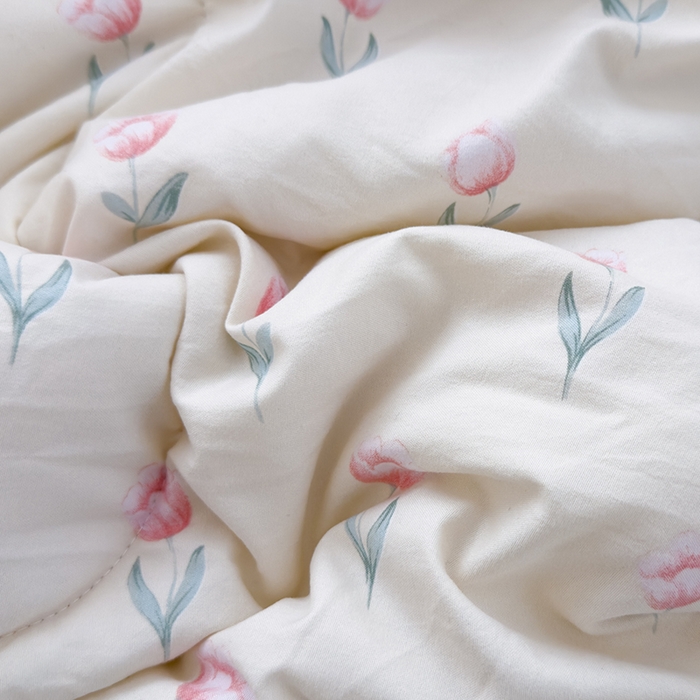 91家纺网 家纺一手货源 找家纺 美派工厂店2025新款水洗邹邹纱夏被 落暮花店