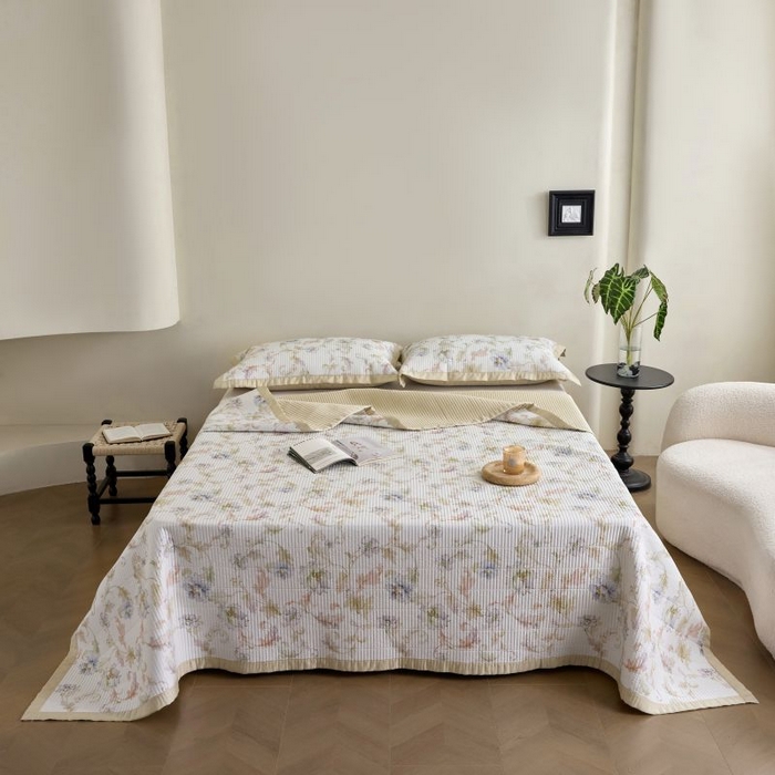 91家纺网 家纺一手货源 找家纺 黛舒家居2025新款天丝水洗印花夏被床盖三件套 樱岛春漫