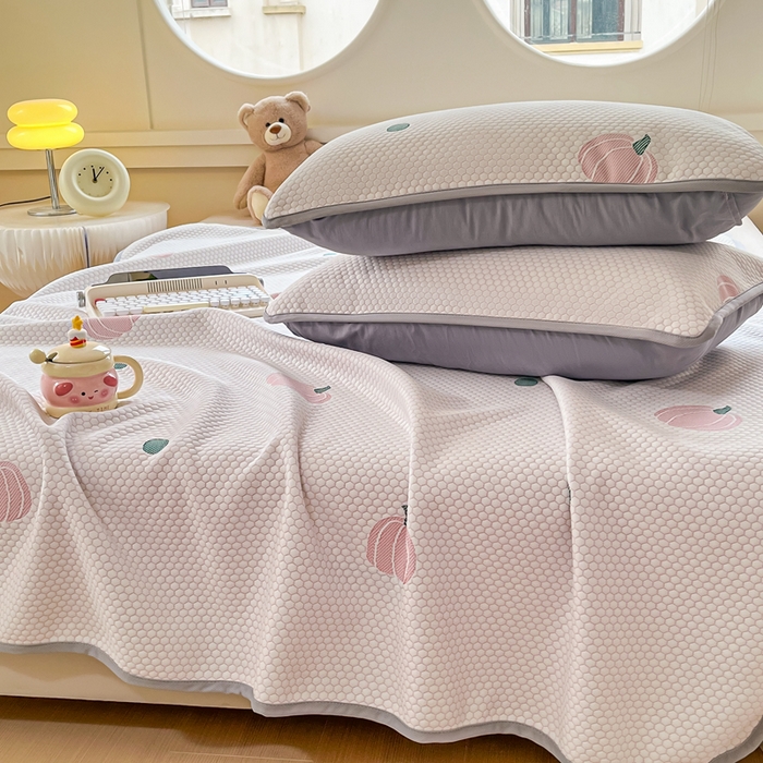 91家纺网 家纺一手货源 找家纺 芙绣 2025新款凉感丝提花学生凉席三件套 万事不南