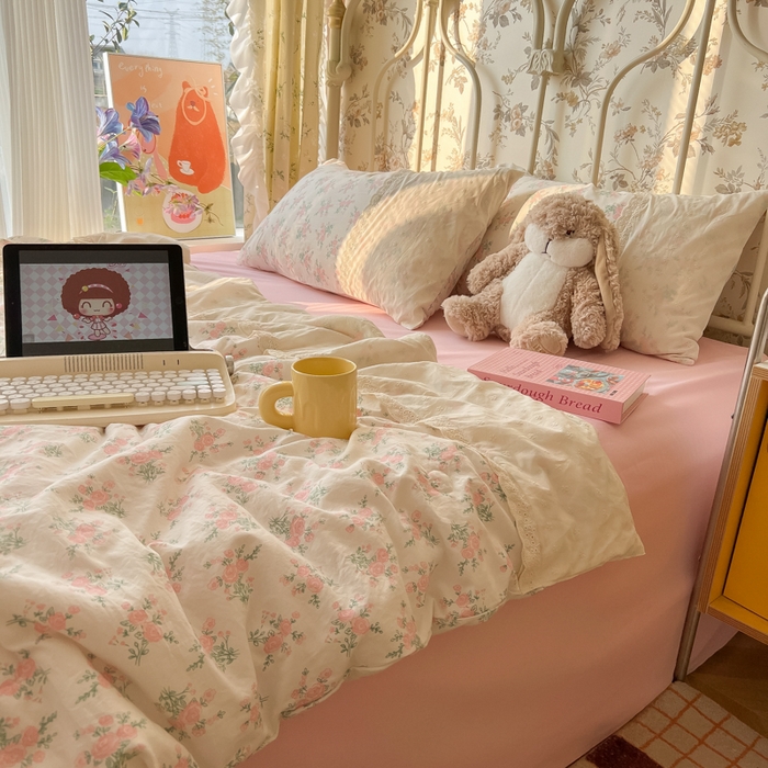 91家纺网 家纺一手货源 找家纺 盼季家纺 新款夏季夏天蕾丝花边大豆纤维被夏凉被床单四件套空调被 蕾丝花边夏被-花团